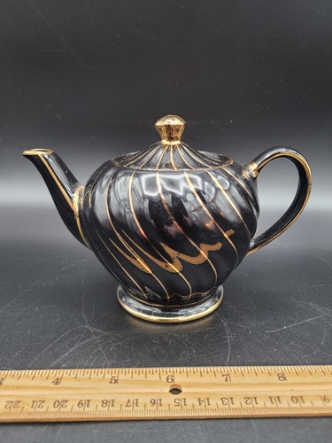 Vintage ceramic sadler - ceramic,
